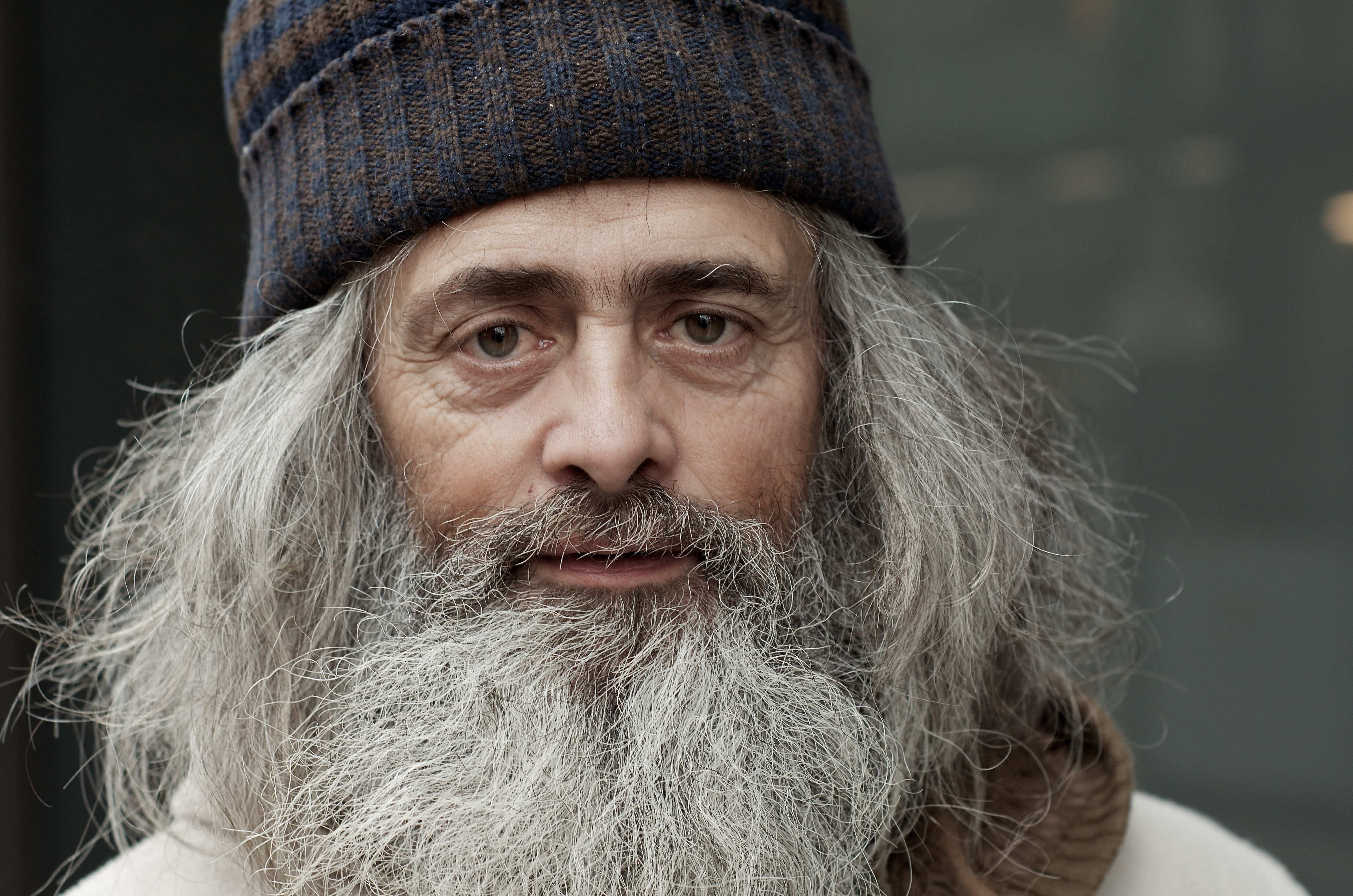 Tempo necessário para ter uma barba cheia: um guia completo para o crescimento facial
