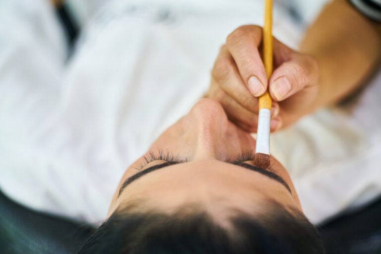 Quais os riscos da micropigmentação de sobrancelha? sobrancelhas