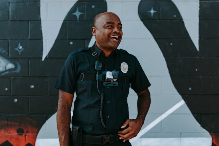 significa sonhar com a polícia correndo atrás da gente